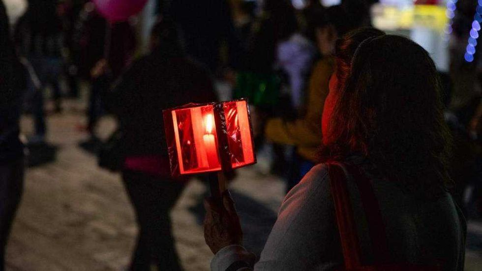 Miles de sanjuanenses participaron en la 77ª Procesión de los Farolitos que iluminó el Centro Histórico en honor a la Virgen de Guadalupe este 11 de diciembre.