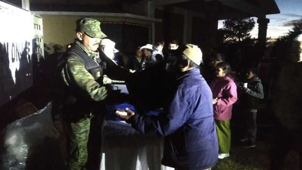 militares ayudan a combatir frio en municipios de queretaro y chihuahua 1