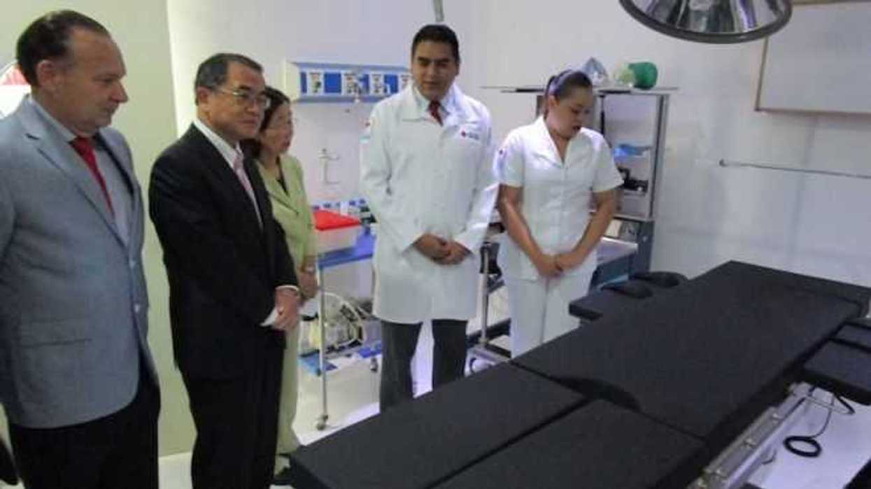 mitsubishi-hace-donacion-de-equipo-a-cruz-roja-san-juan3