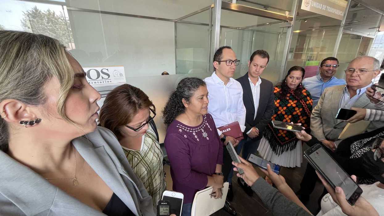 Morena interpondrá denuncia contra secretaria de Gobierno de Querétaro, por espectaculares.