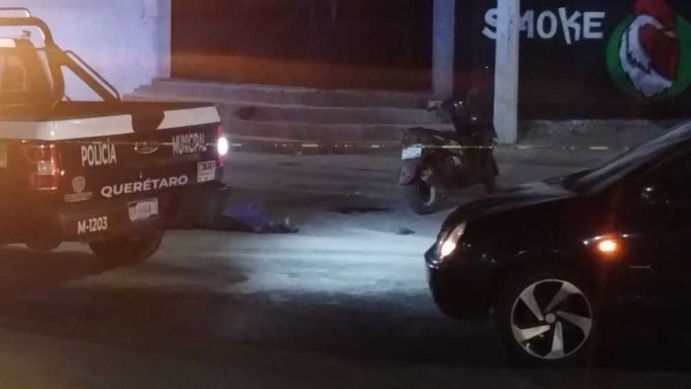 Motociclista atropella y mata a recolector en ciclovía de Colinas de Santa Cruz.