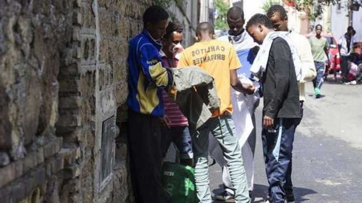 muere-somali-incendio-refugio-inmigrantes-italia