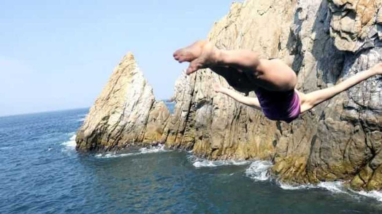 mujeres-clavadistas-en-la-quebrada-acapulco