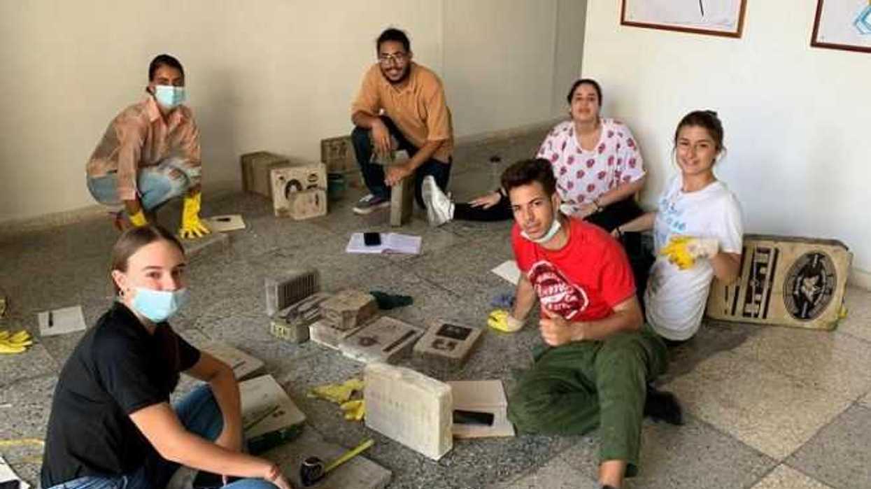 Mujeres poco visibles en colección litográfica de los siglos XIX y XX. Foto: Ilustrativa/ SEMlac Cuba.