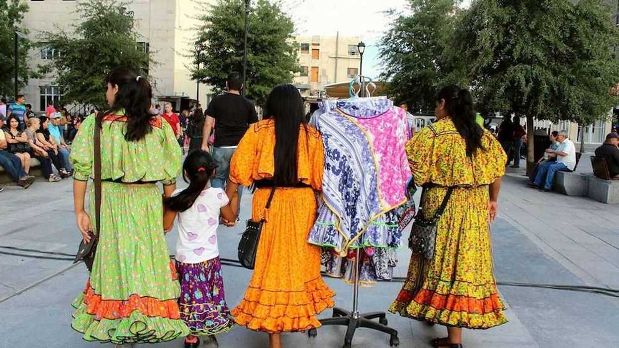 mujeres-raramuris-conquistan-mundo-la-moda