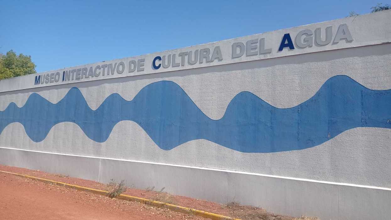 ‘Museo interactivo de cultura del agua’ muestra abandono en San Juan del Río.