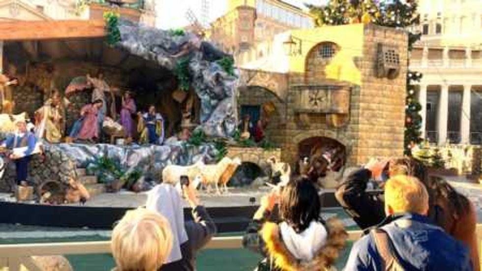 nacimiento-arbol-gigante-atraccion-navidena-vaticano-2