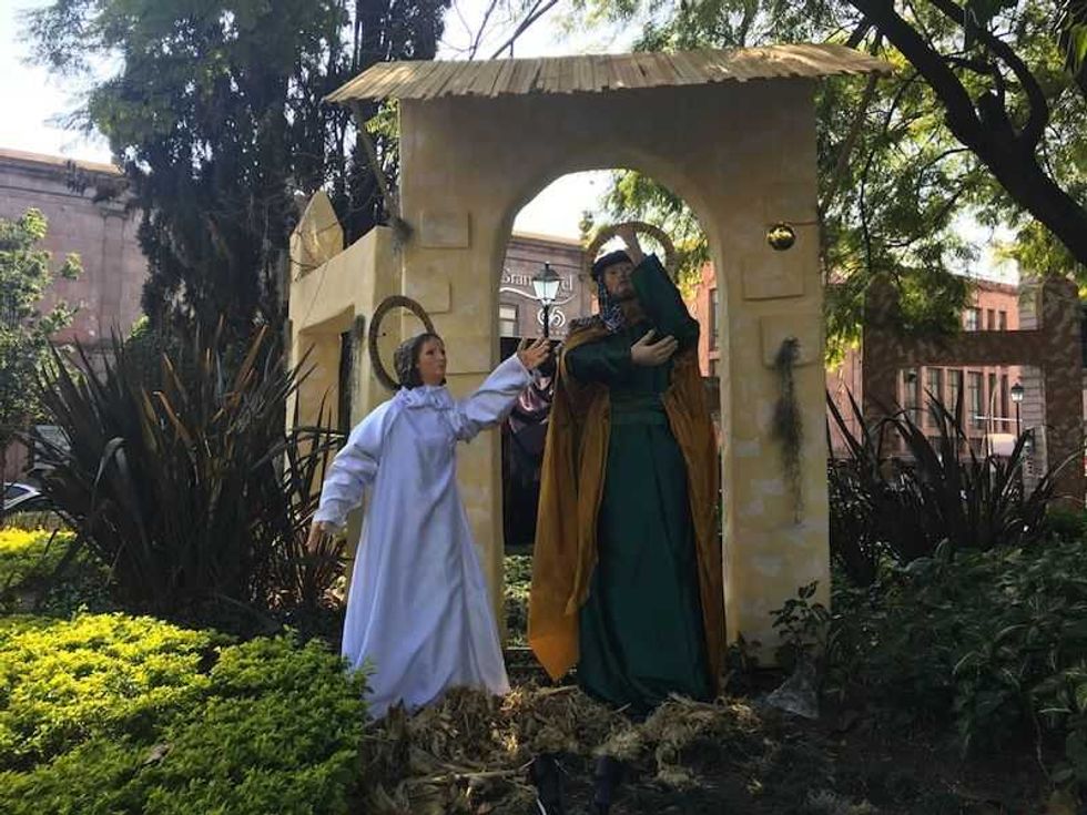 nacimiento monumental luce en el centro historico de queretaro 3