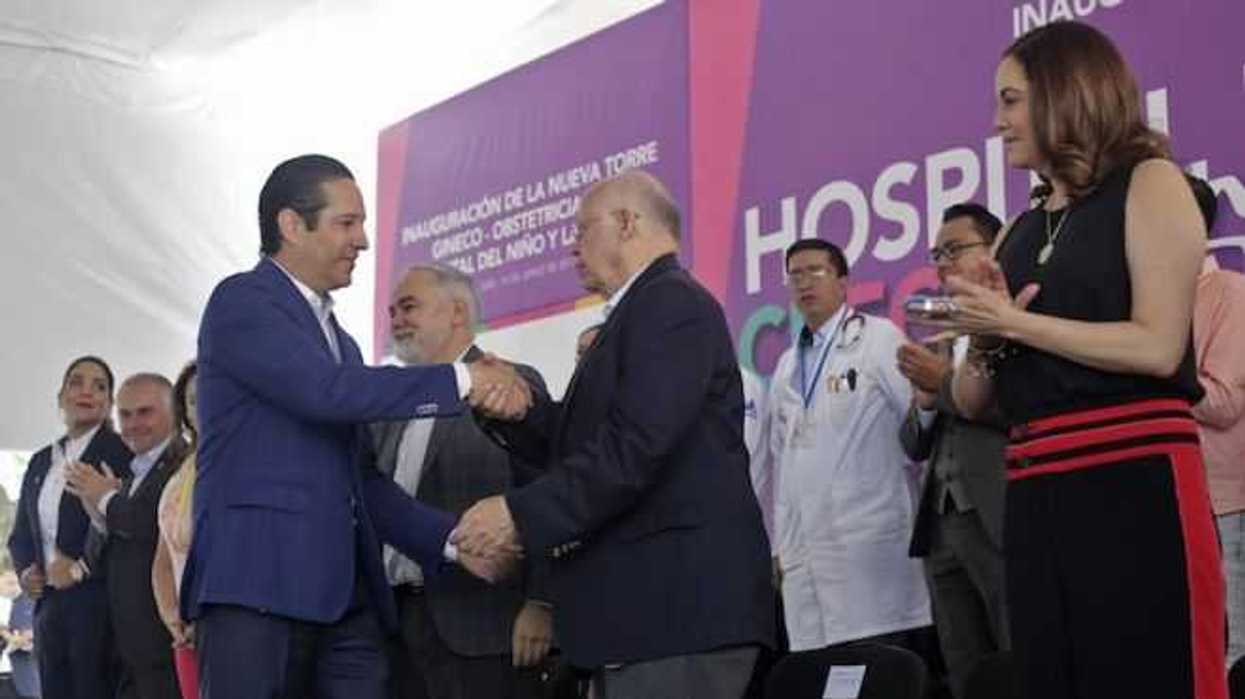 narro-robles-destaca-confianza-ciudadana-en-hospitales-publicos-4