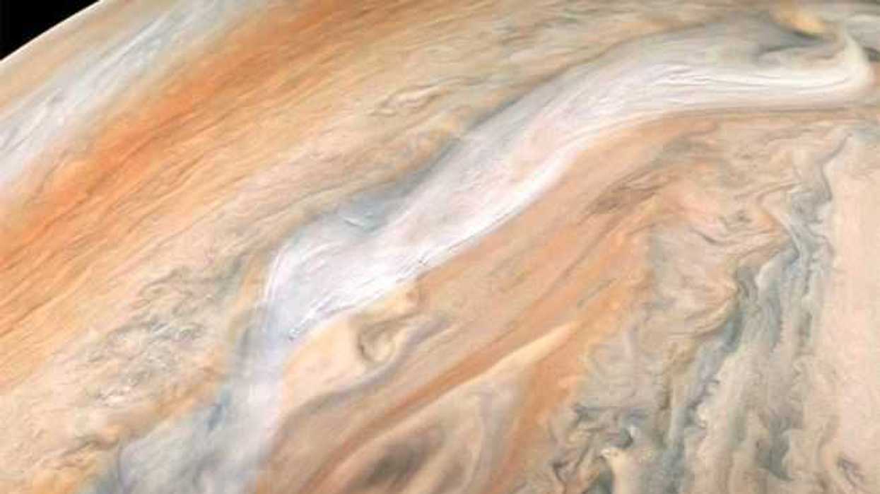 nasa-publica-nueva-foto-de-corriente-en-chorro-en-jupiter