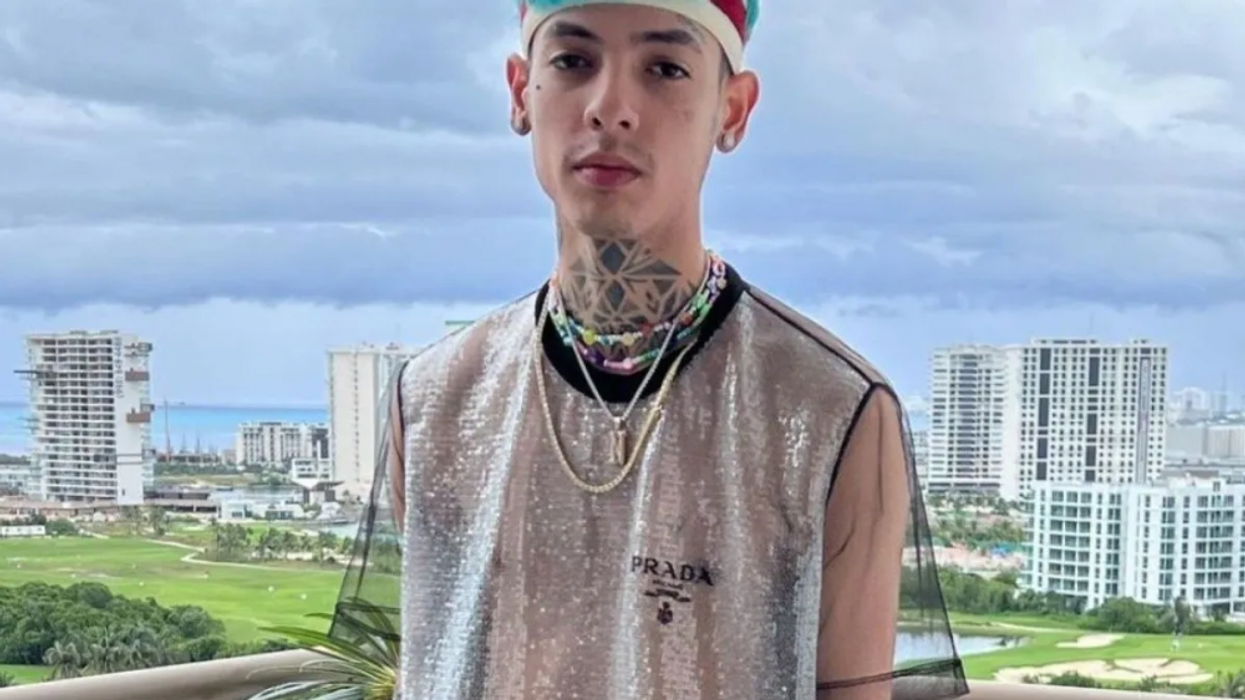 Natanael Cano es comparado con Bad Bunny tras aventar el celular de una fan. AGENCIA MÉXICO.
