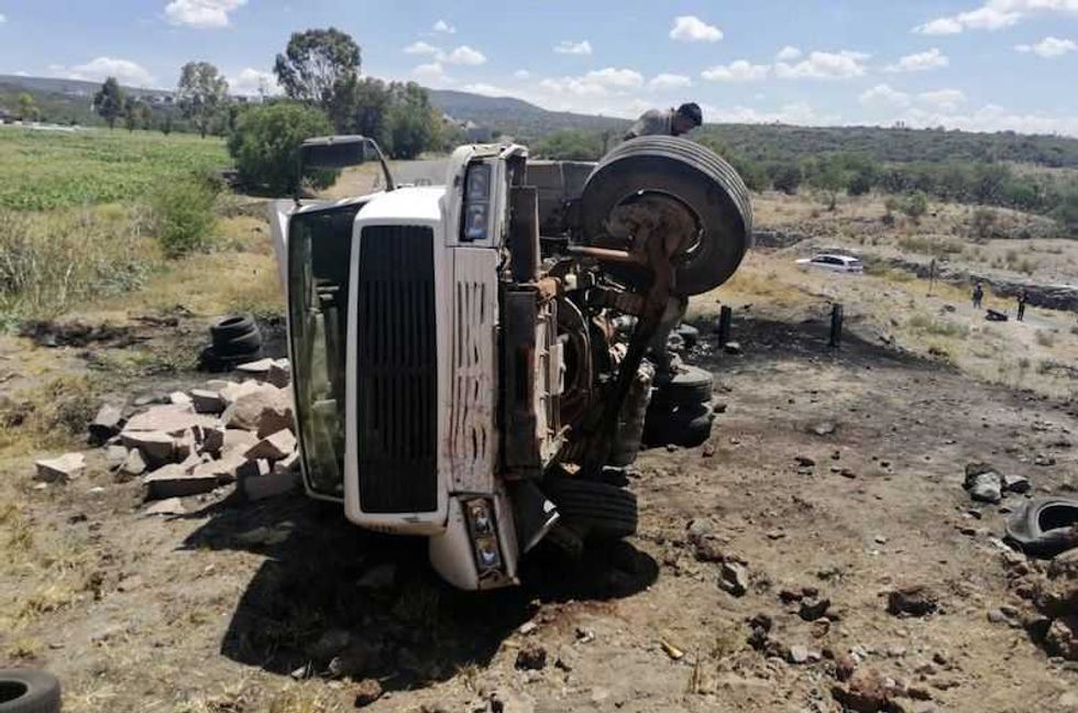 No sirvió la rampa de frenado y se volcó