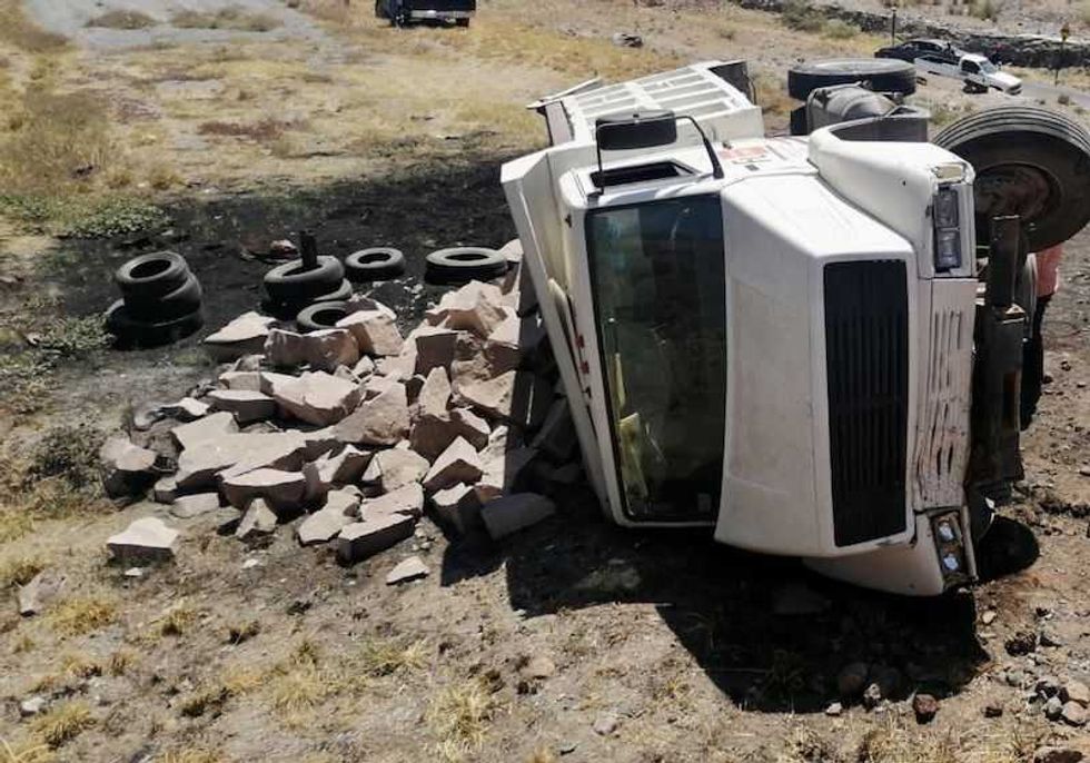 No sirvió la rampa de frenado y se volcó