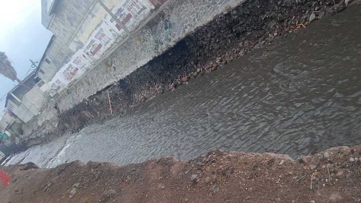Obra del Dren Peñuelas en avance al 35% capta agua durante lluvias en Querétaro capital