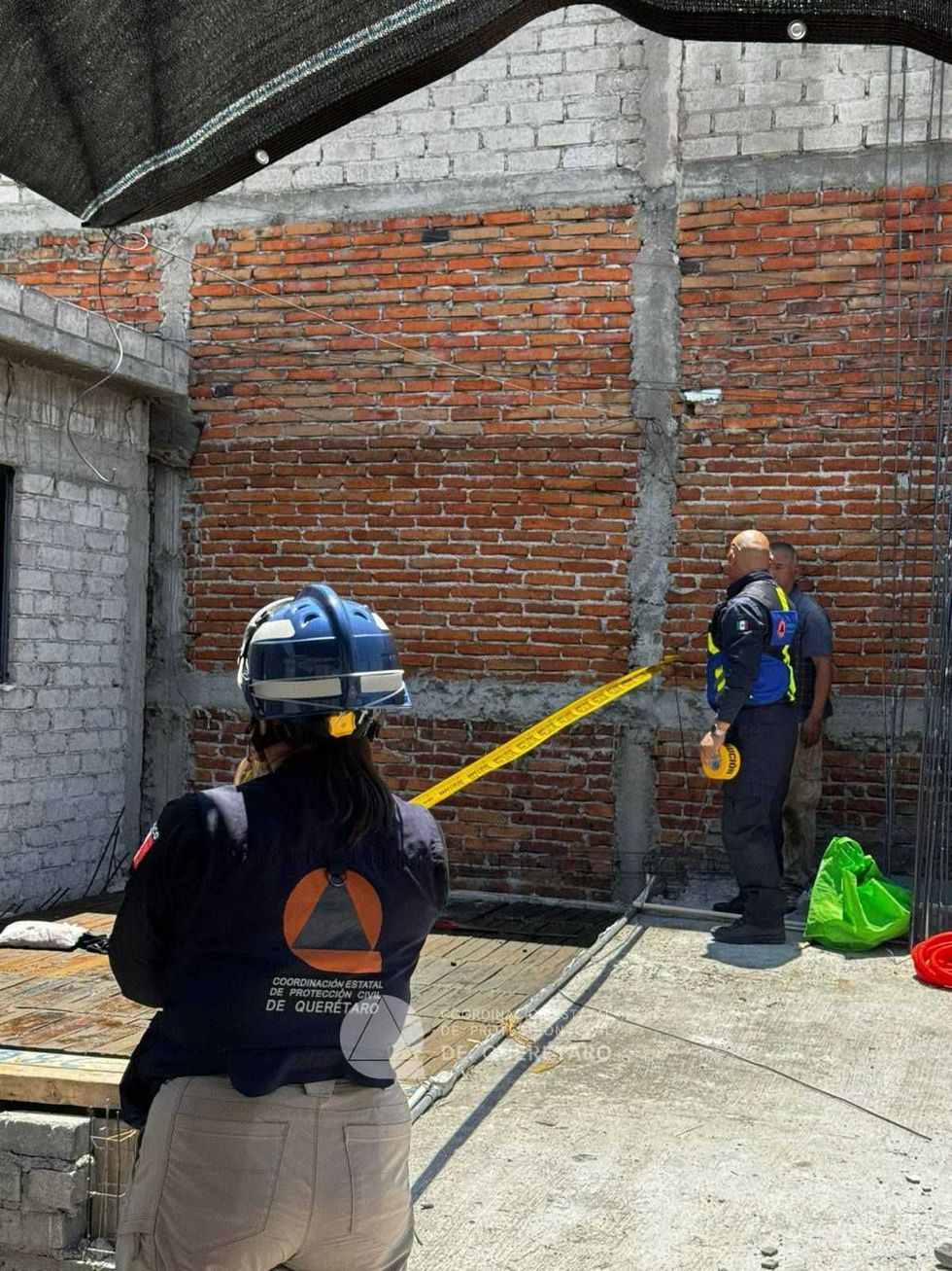 Obra en construcci\u00f3n donde un alba\u00f1il cay\u00f3 desde altura y result\u00f3 lesionado en la colonia Casa Blanca, Quer\u00e9taro