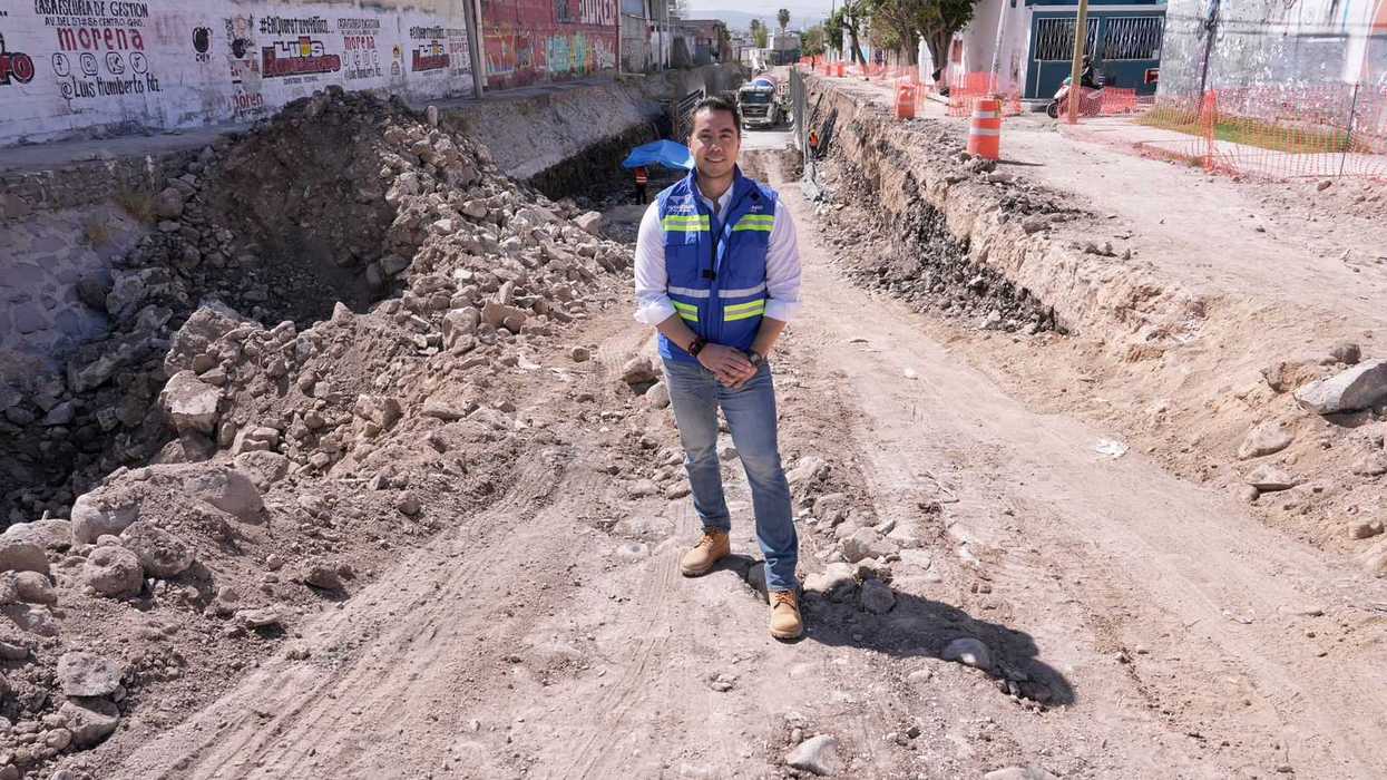 Obra hidrosanitaria en calle Obreros de la colonia San Pedrito Peñuelas incluye cajón pluvial de 120 metros en Querétaro