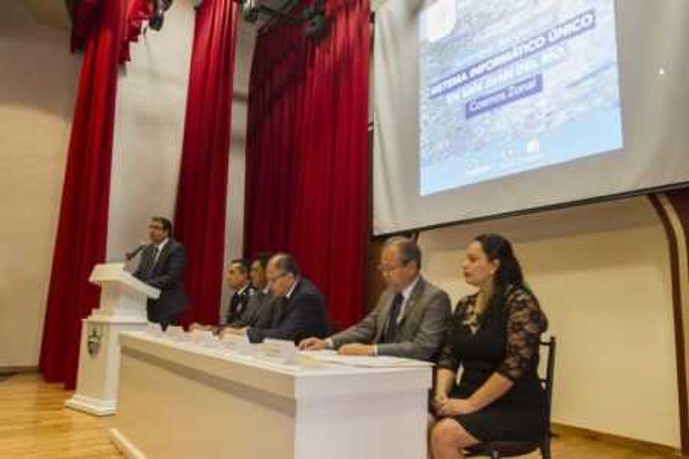 opera-cosmos-en-san-juan-del-rio-policias-levantaran-denuncias