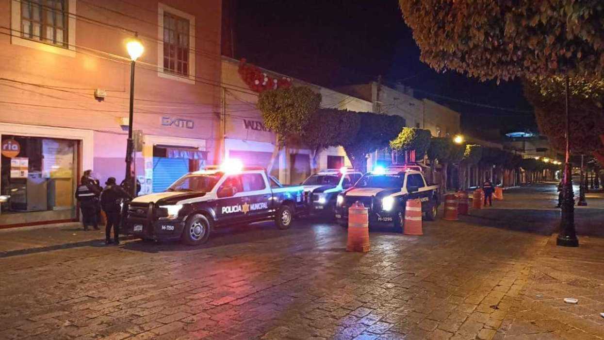 Operativo alcoholímetro en Querétaro donde autoridades realizan pruebas a conductores.