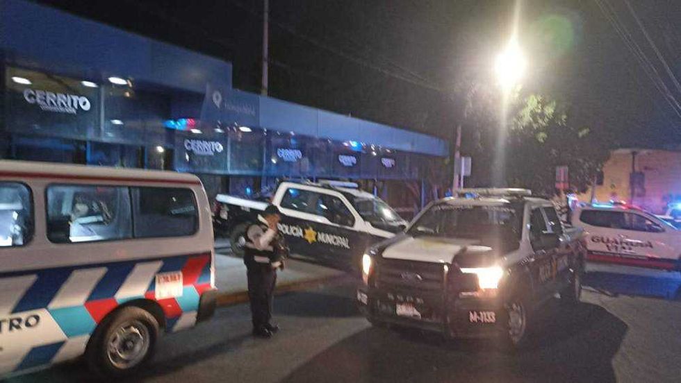Operativo alcoholímetro en Querétaro donde autoridades realizan pruebas a conductores.
