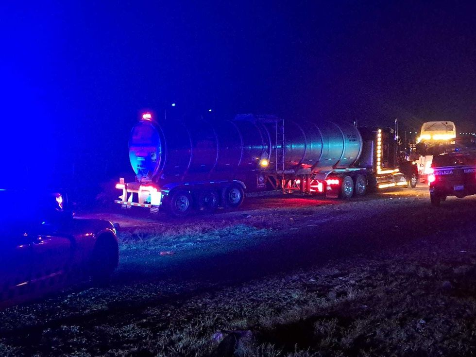 Operativo contra pipa de huachicol en autopista M\u00e9x-Qro San Juan del R\u00edo Cerro Partido Palmillas Quer\u00e9taro