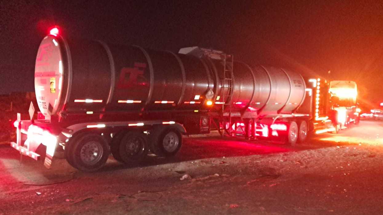 Operativo contra pipa de huachicol en autopista Méx-Qro San Juan del Río Cerro Partido Palmillas Querétaro