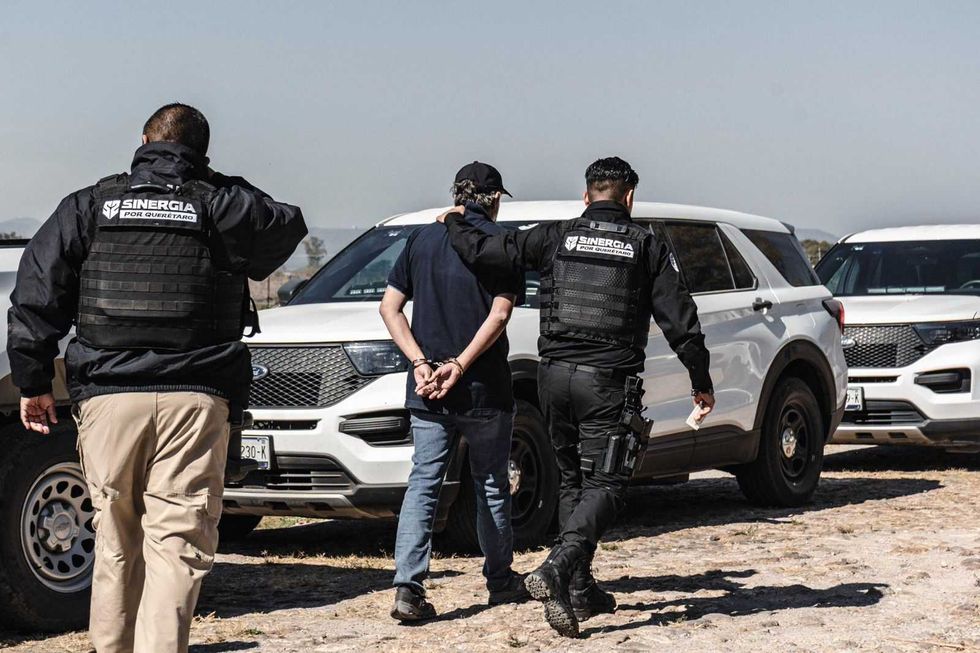 Operativo de cateo en vi\u00f1edo La Redonda de Ezequiel Montes con participaci\u00f3n de Fiscal\u00eda de Quer\u00e9taro y corporaciones de seguridad