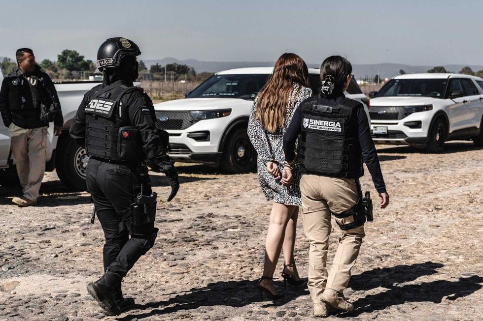 Operativo de cateo en vi\u00f1edo La Redonda de Ezequiel Montes con participaci\u00f3n de Fiscal\u00eda de Quer\u00e9taro y corporaciones de seguridad