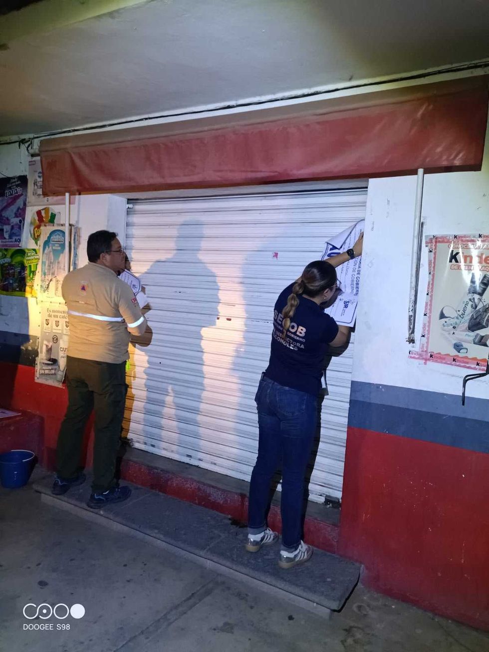 Operativo de inspecci\u00f3n de la Secretar\u00eda de Gobierno municipal en San Miguel Galindo San Juan del R\u00edo suspende establecimiento por alcohol irregular