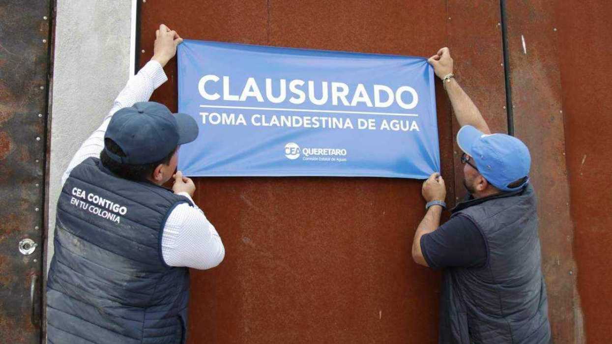 Operativo de la Comisión Estatal de Aguas en Querétaro para detectar tomas clandestinas de agua en colonias.