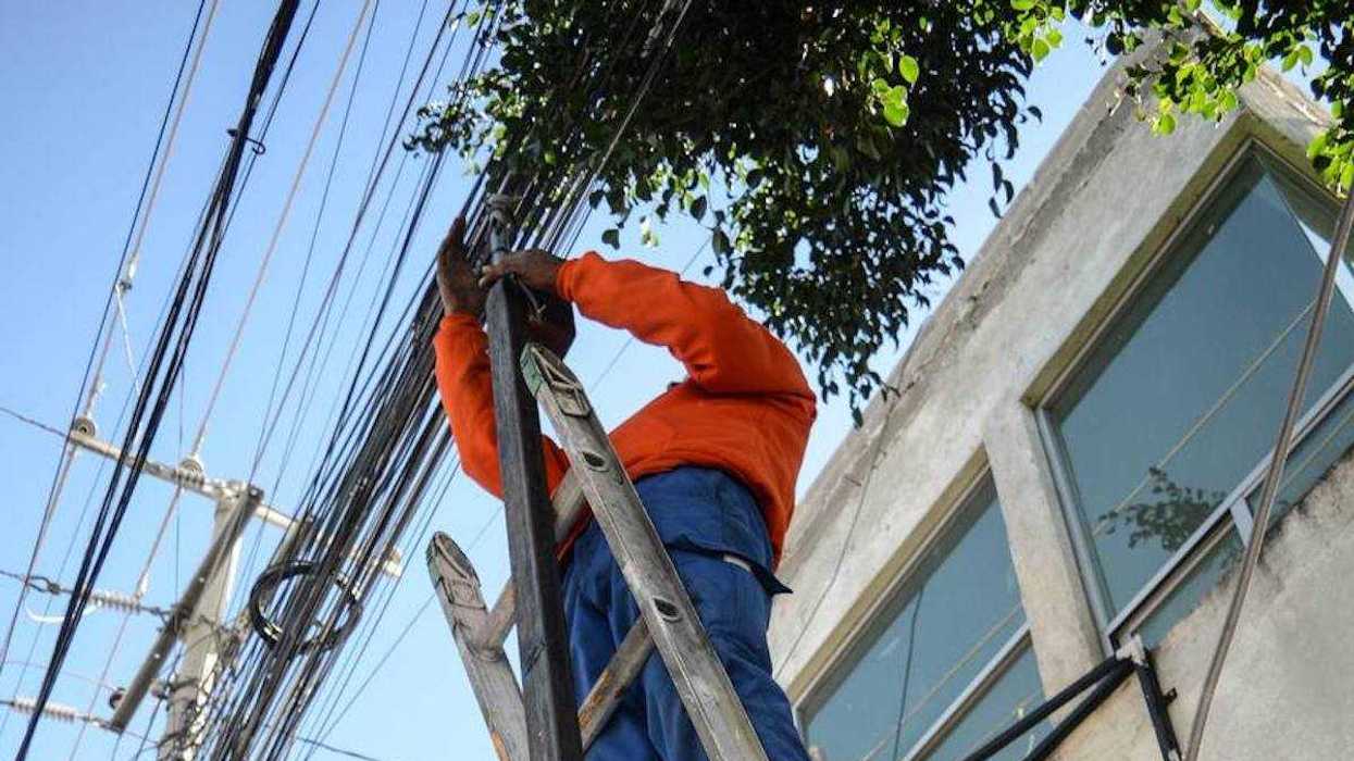 Operativo de retiro de objetos de vía pública en colonias del municipio de Querétaro durante jornada de limpieza urbana