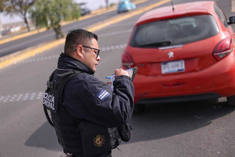 Operativo de tr\u00e1nsito en Corregidora. El municipio aplic\u00f3 13 mil infracciones durante 2025 con mayor incidencia en El Pueblito.