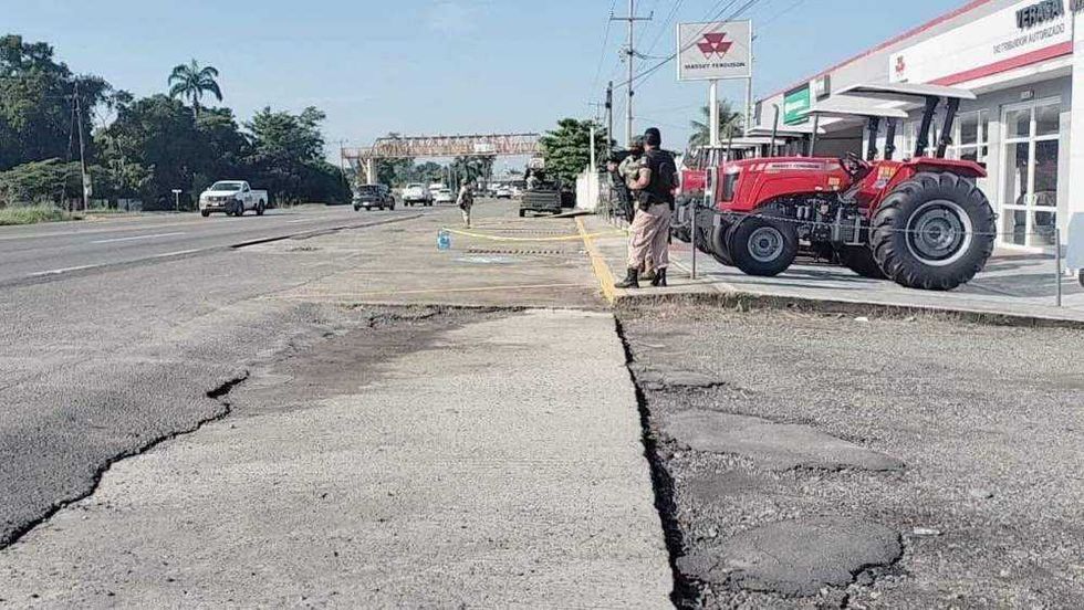 Operativo del Ejército Mexicano en carretera de Tapachula por presunto artefacto explosivo.