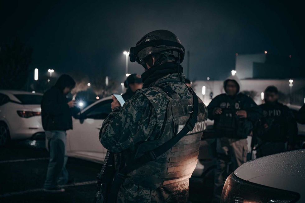 Operativo nocturno de Fiscal\u00eda de Quer\u00e9taro con participaci\u00f3n de fuerzas federales y estatales