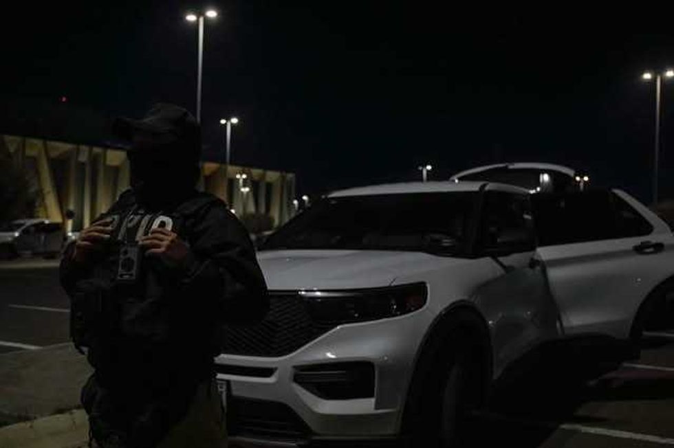 Operativo policial de Sinergia por Quer\u00e9taro en colonia San Francisquito con detenciones y aseguramiento de armas