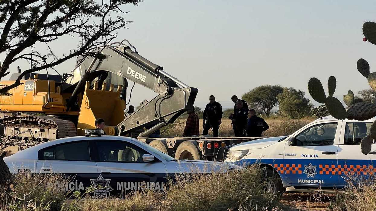 Operativo policial frustra robo de maquinaria en la México-Querétaro.