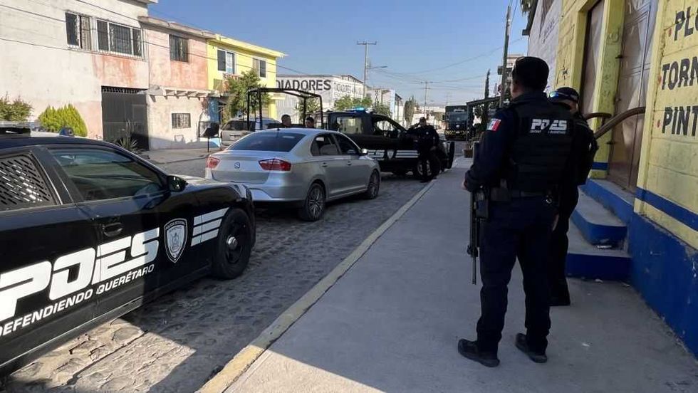 Operativo policial frustra robo de maquinaria en la México-Querétaro.