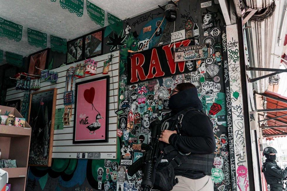 Operativo Sinergia con cateos simult\u00e1neos en 12 smoke shops de Quer\u00e9taro, El Marqu\u00e9s y Corregidora