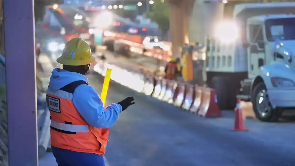 Operativo vial en bulevar Bernardo Quintana por obras del tren México-Querétaro, Querétaro, julio de 2026