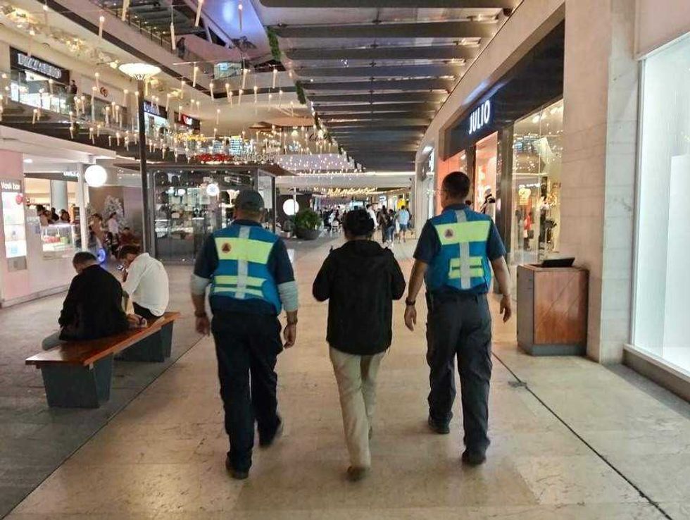 Operativos de seguridad en plazas comerciales durante Buen Fin Querétaro 2025. PC Querétaro.