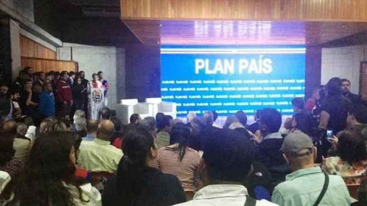 oposicion-venezolana-presenta-su-plan-pais