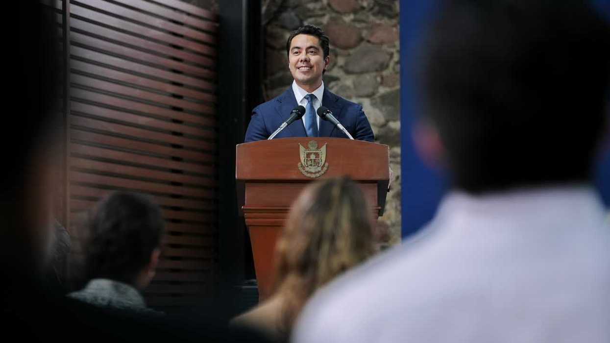 Orador ofrece un mensaje en la entrega estatal del Premio Nacional de Contraloría Social 2026 en Querétaro.