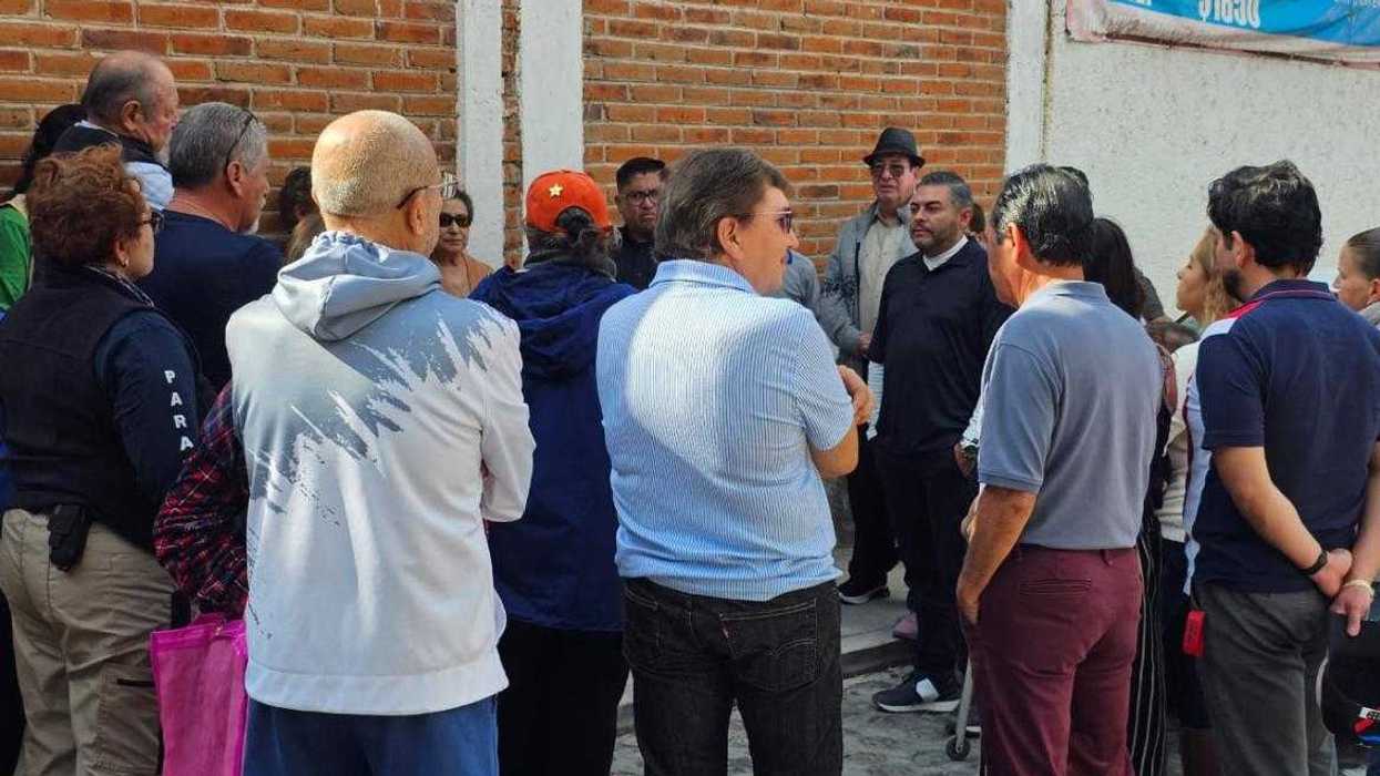 Orlando Chávez Landaverde, secretario de Seguridad Pública, durante reunión con vecinos de Las Arboledas en San Juan del Río