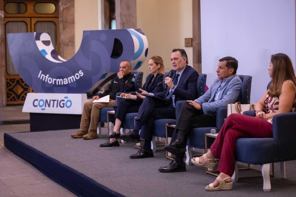 Panel del ejercicio "Contigo Informamos" en el Palacio de Gobierno de Quer\u00e9taro para el anuncio del SIAT Alerta Mat\u00edas, 17 de agosto de 2026.