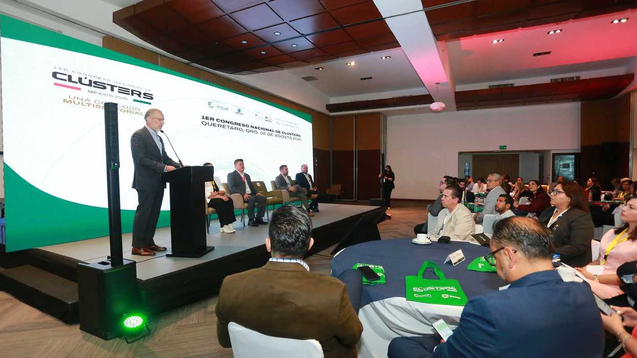 Panorámica del salón durante la inauguración del Primer Congreso Nacional de Clústeres en Querétaro