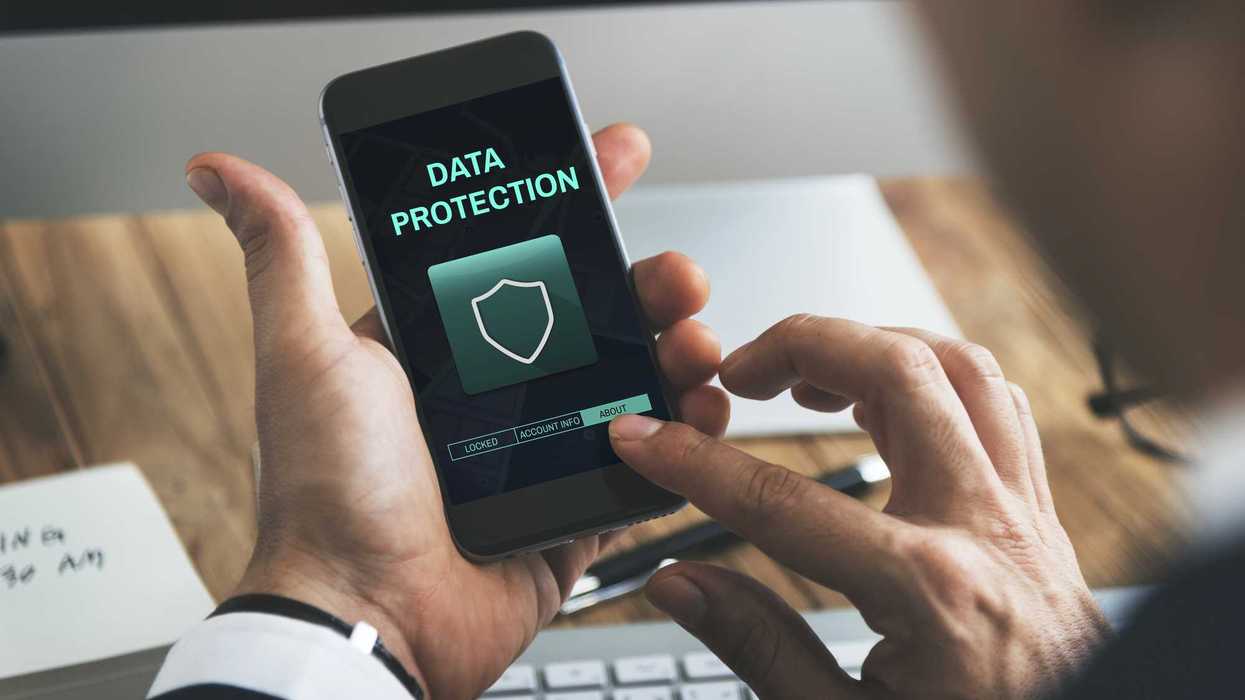 Pantalla de plataforma digital verificada con indicadores de seguridad y confianza para usuarios mexicanos de entretenimiento en línea