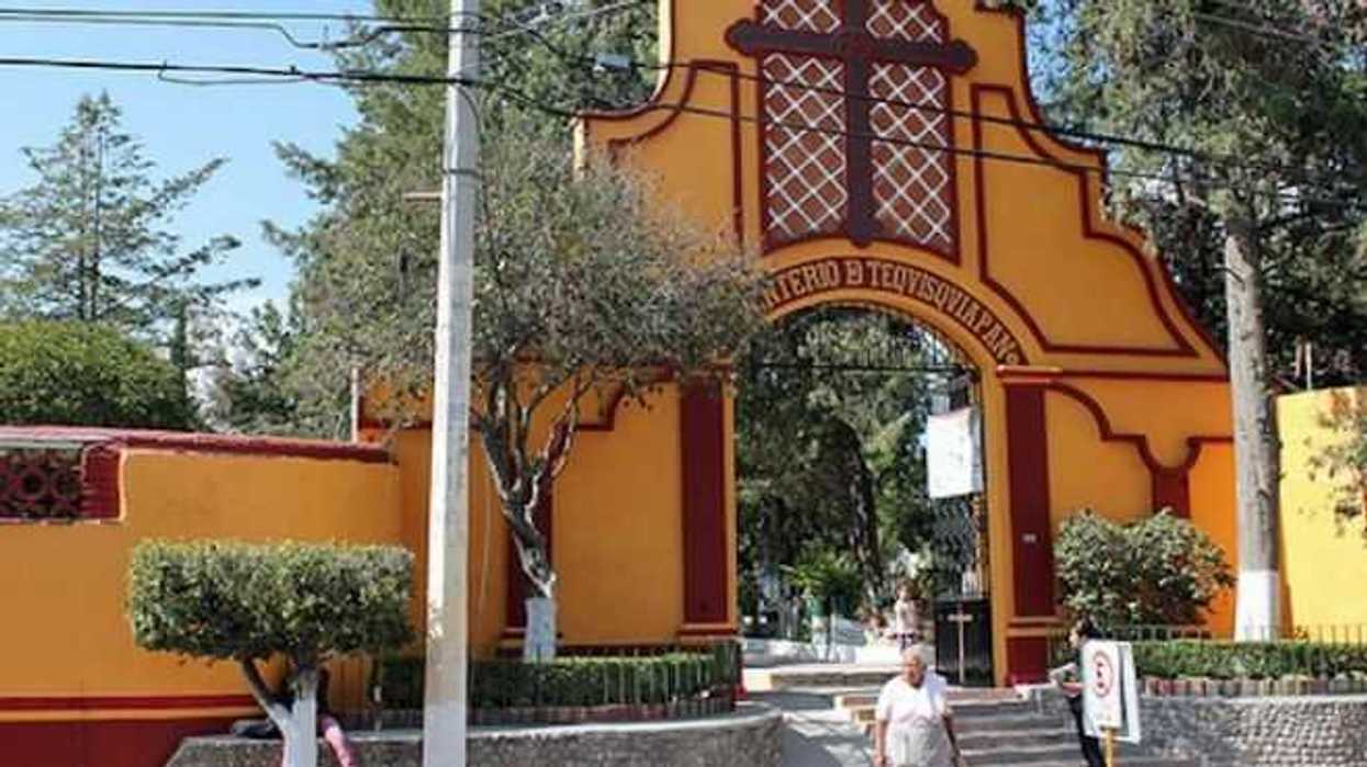 Panteones en Tequisquiapan. FOTO/ESPECIAL