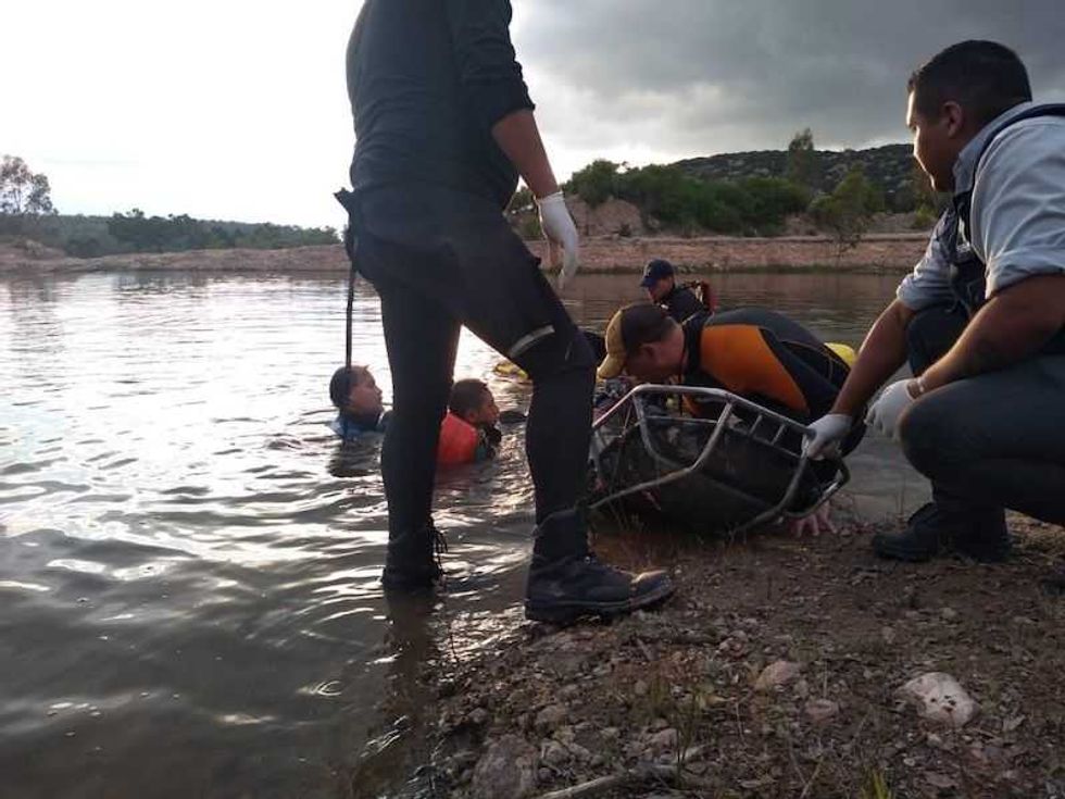 pareja se ahoga en colon3