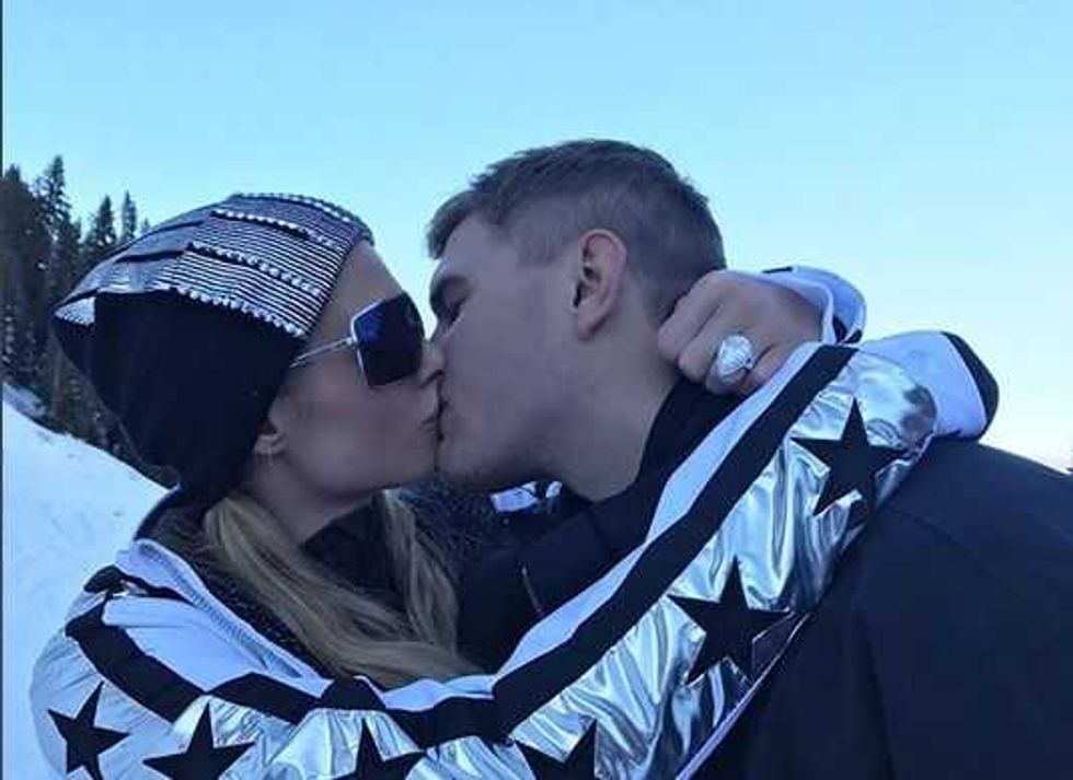 paris hilton dira adios la solteria se comprometio con chris zylka 2