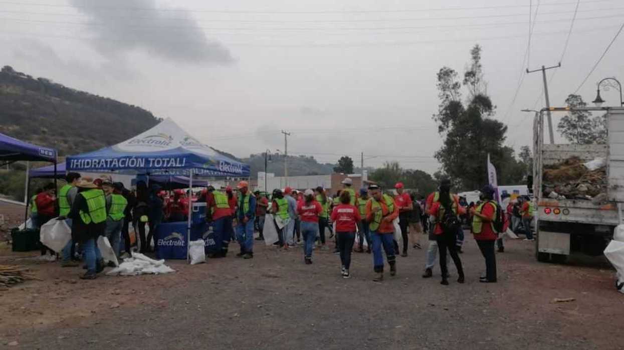 Participan en Mega Jornada de limpieza en Querétaro.