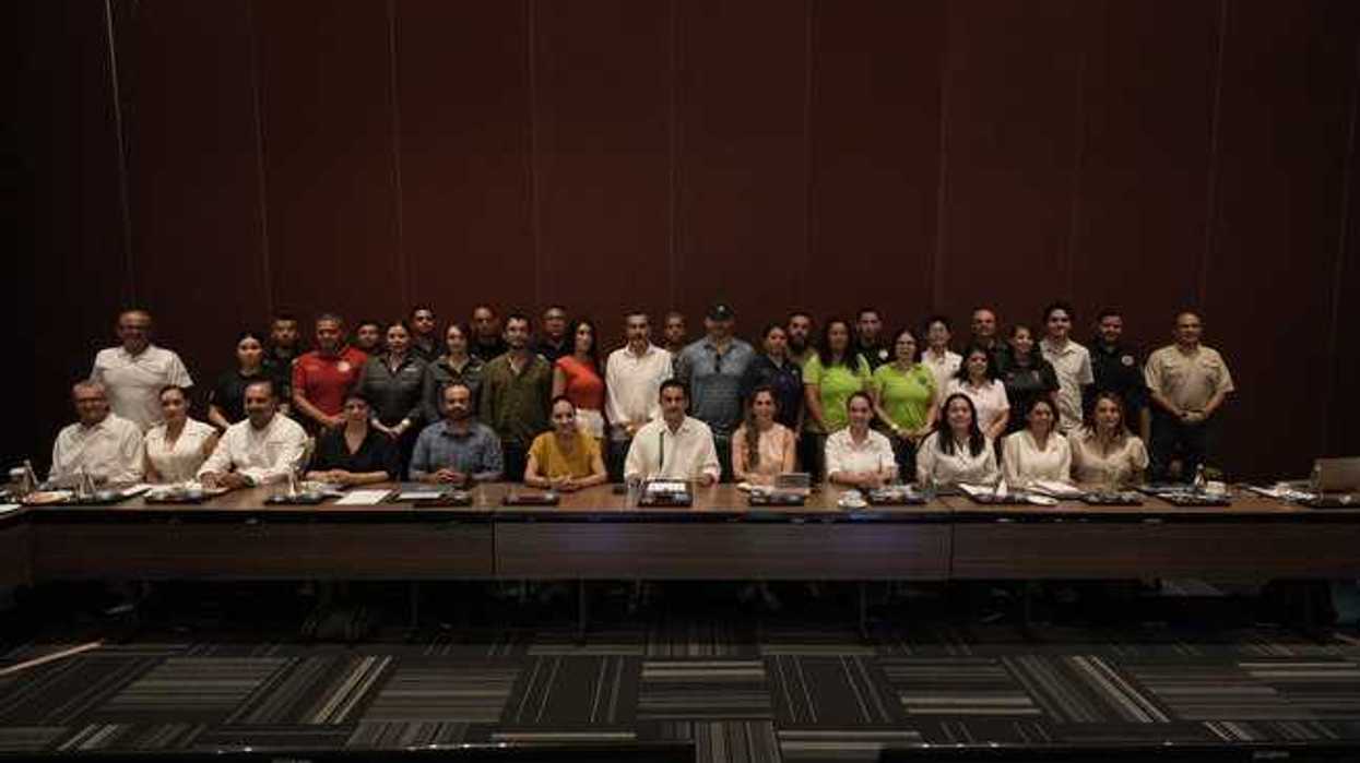 Participantes en la instalación del Comité Regional de Coexistencia Humano-Cocodrilos en Bahía de Banderas, Nayarit